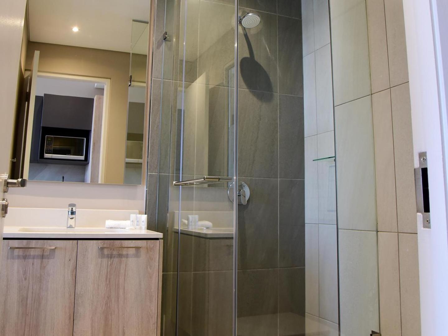 Menlyn Maine Luxury Rentals Pretoria Room photo